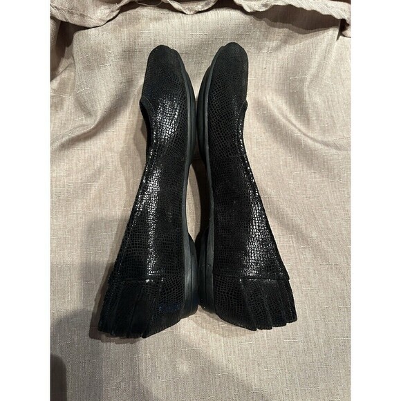 New Indigo By Clarks Black Soft Snakeskin leather Flats size 7 corpcore office - Picture 3 of 7